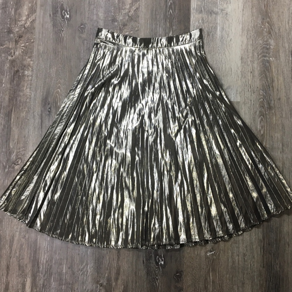 Gap gold pleated skirt, size 00. - Picture 1 of 2
